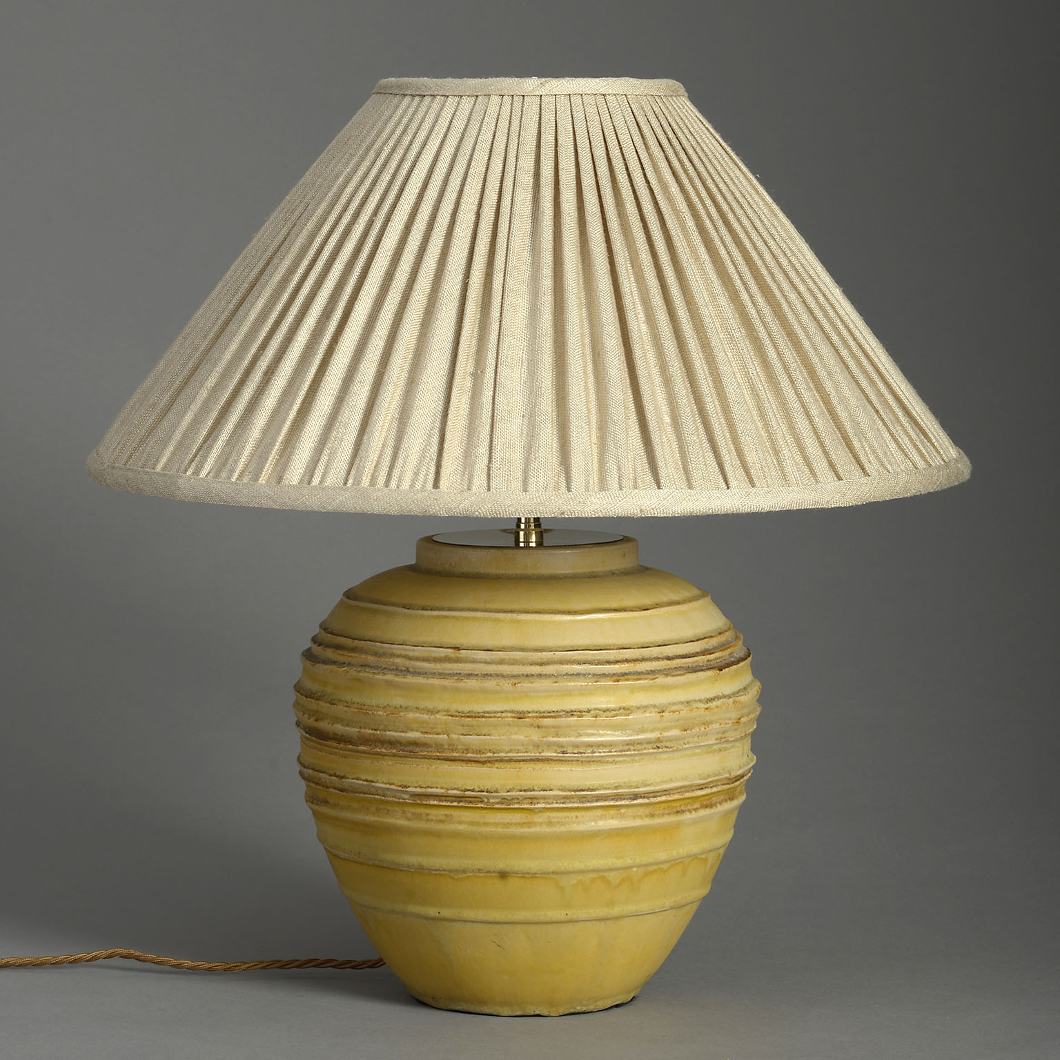 Ochre Art Vase lamp