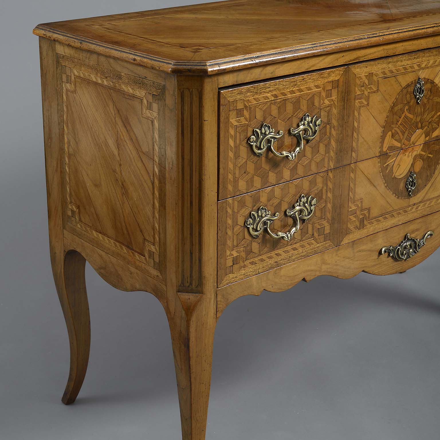 Transitional Commode